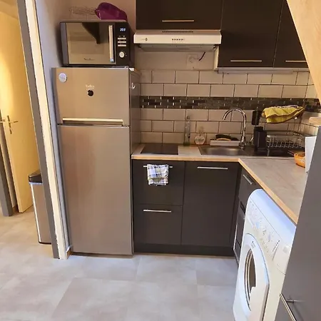 Petite Maison Climatisee A 250m De La *