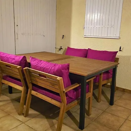 Petite Maison Climatisee A 250m De La *